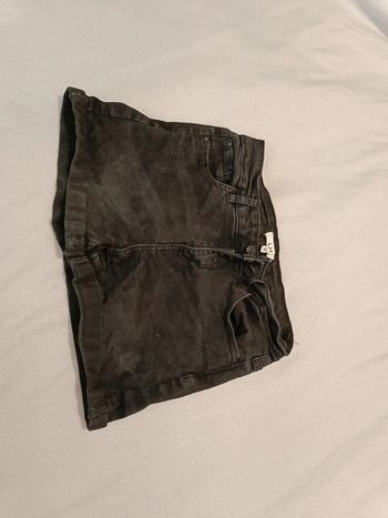 Short noir