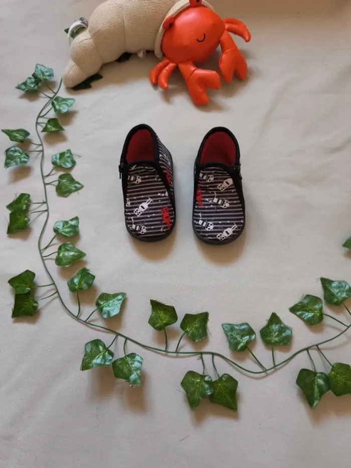 Paire de chaussons neuf 🍃 sans marque