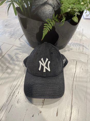 Casquette New era bon état grise