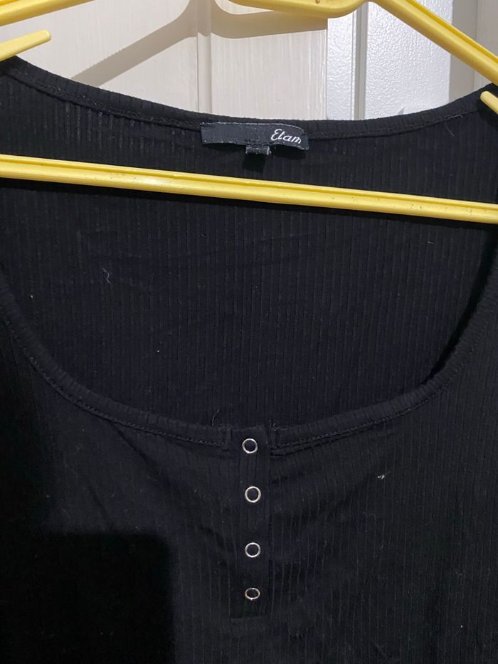 Top noir - photo numéro 2