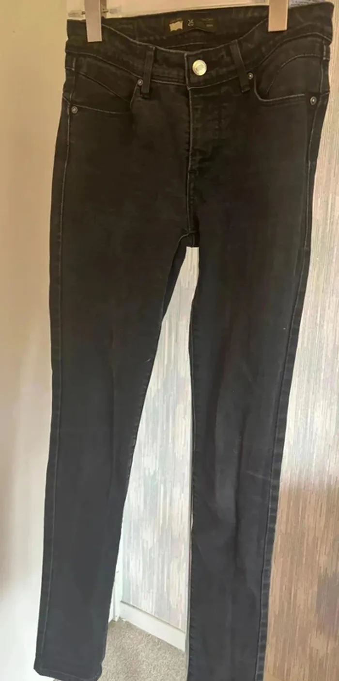 Jeans taille 36 marque levi's taille basse