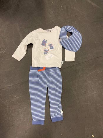 Foulard plus sous pull plus legging garçon