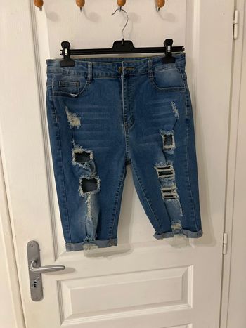 Jeans court