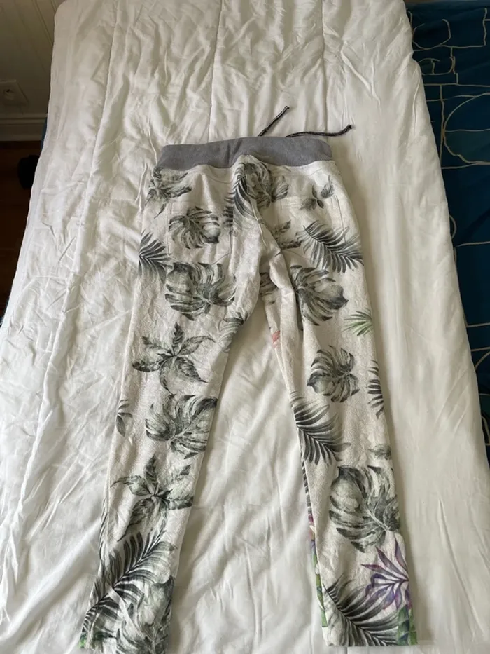 Pantalon fleuri - photo numéro 4