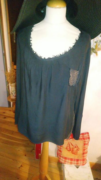 Joli haut noir à strass taille unique Made in Italy