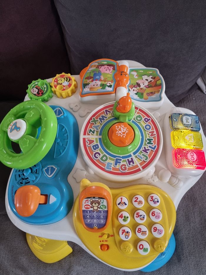 Table d'activités bilingue