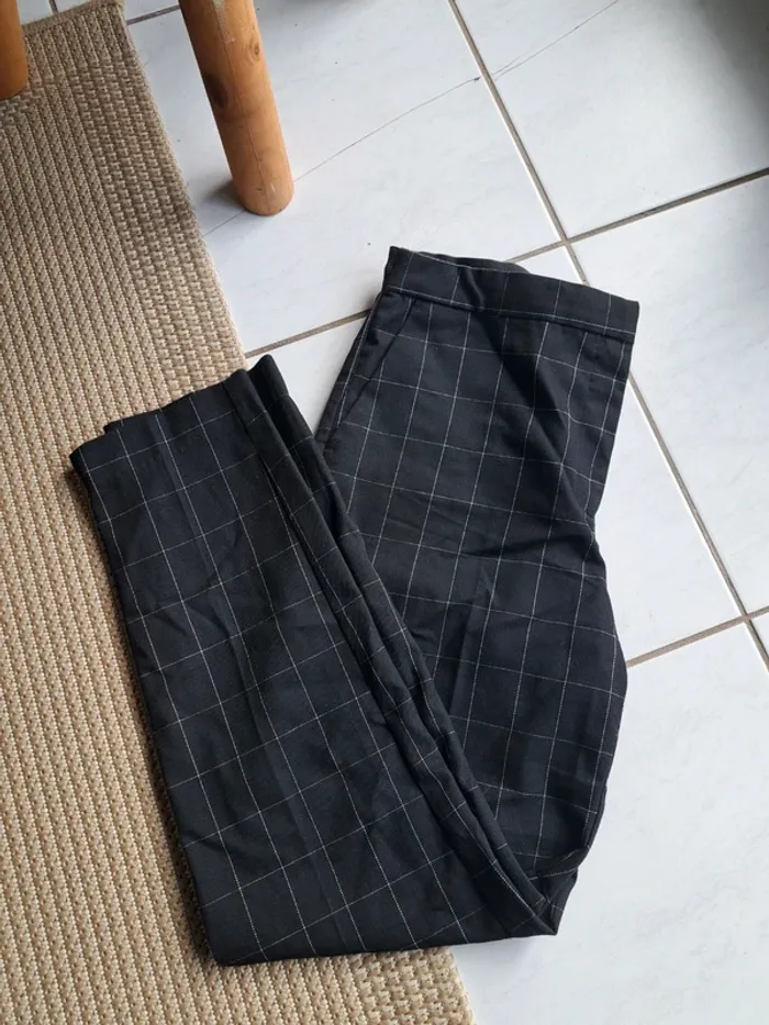 Pantalon tailleur noir coupe droite