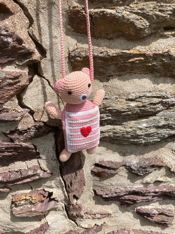 Ourson en crochet en bandoulière