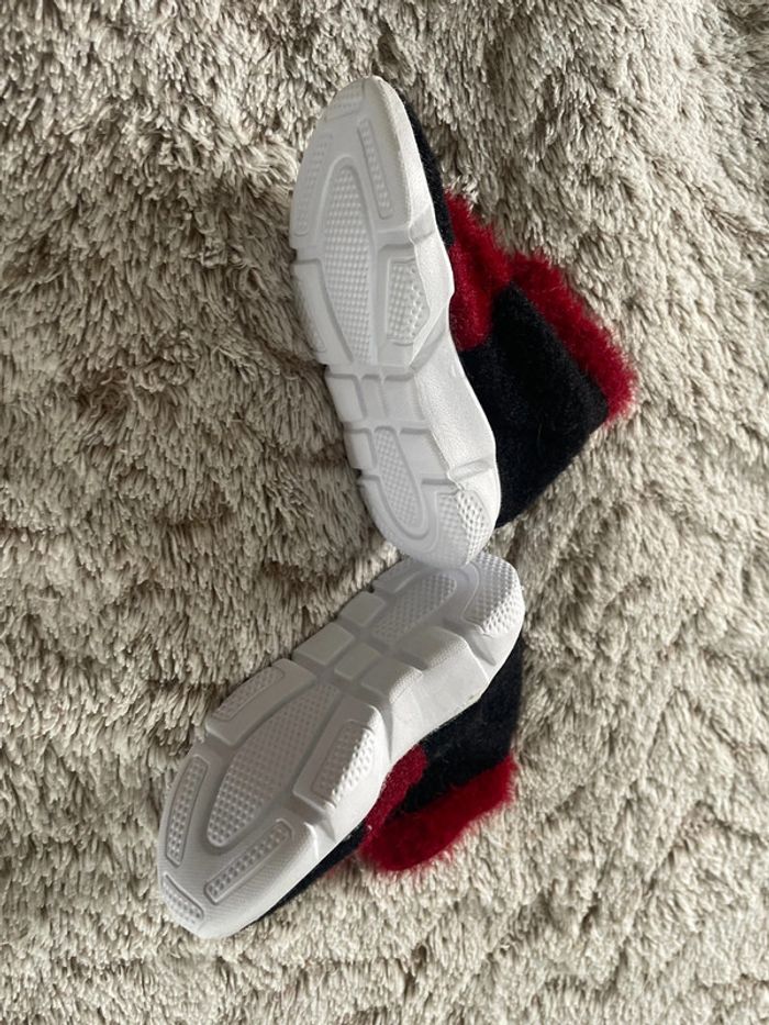 Chaussure chaussons bébé neuf souple - photo numéro 4