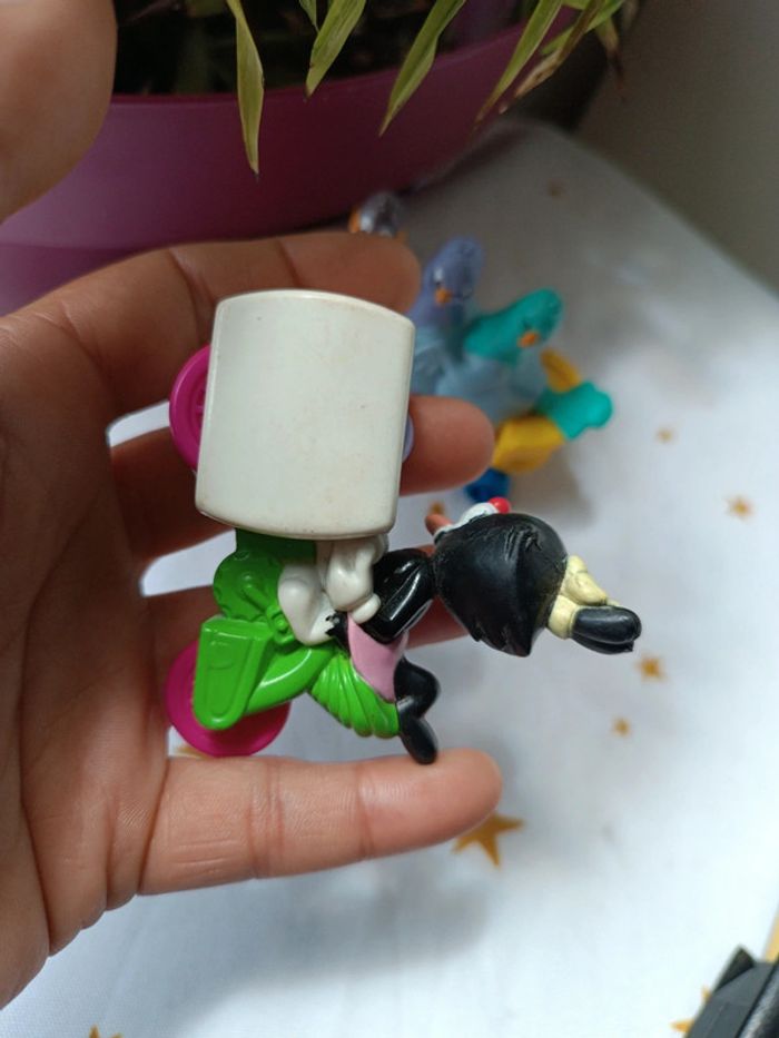 Figurine oiseau bird pigeon skate jaune yellow Warner Bros 1993 animaniacs glace icecream chariot - photo numéro 12