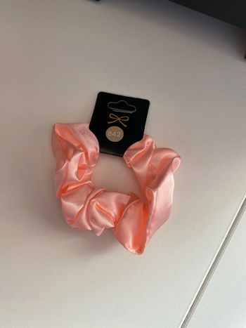 Chouchou matière satinée corail