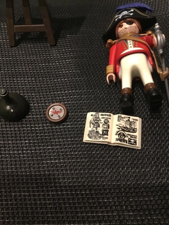 Playmobil figurine capitaine pirate 4293 avec plumier et accessoires - photo numéro 3