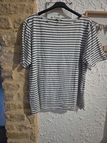 Joli Tee-shirt marinière manches courtes C&A Taille XL 46/48