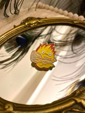 Pins calcifer dans le château ambulant ghibli