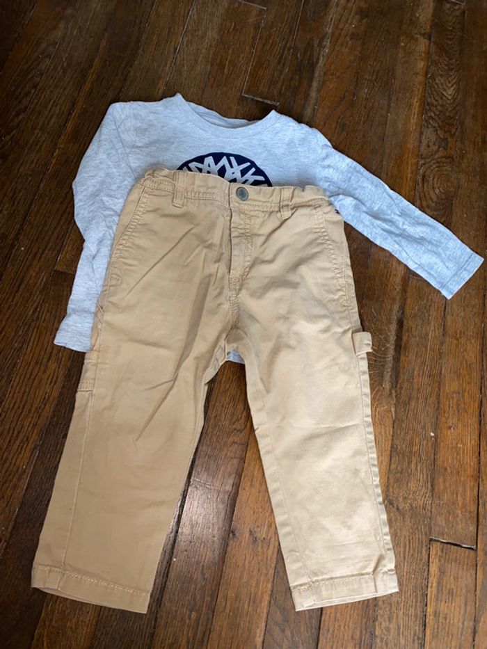 T-shirt timberland (très bon état) et pantalon Tommy Hilfiger (bon état ) 2 ans - photo numéro 3