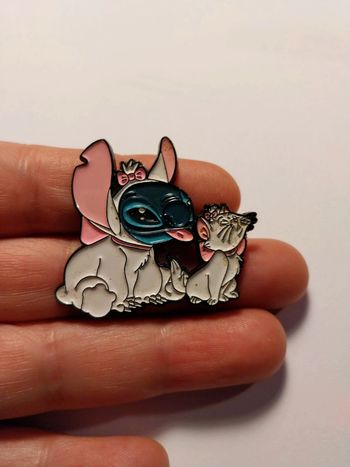 Pins Disney stitch et marie