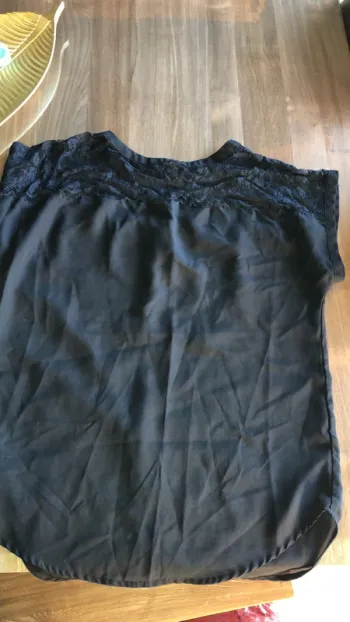 Haut dentelle noir