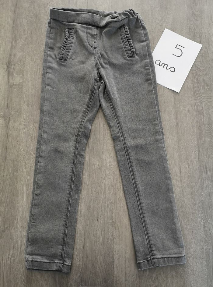Lot de 4 pantalons taille 5 ans - photo numéro 2