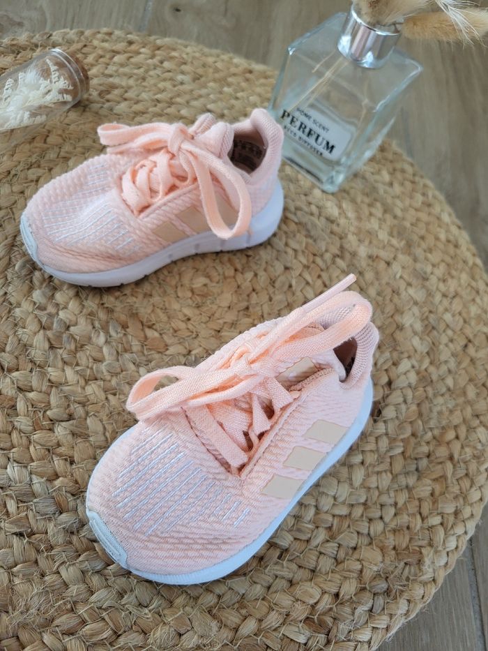 🌷Baskets à lacets Adidas taille 19 - photo numéro 2
