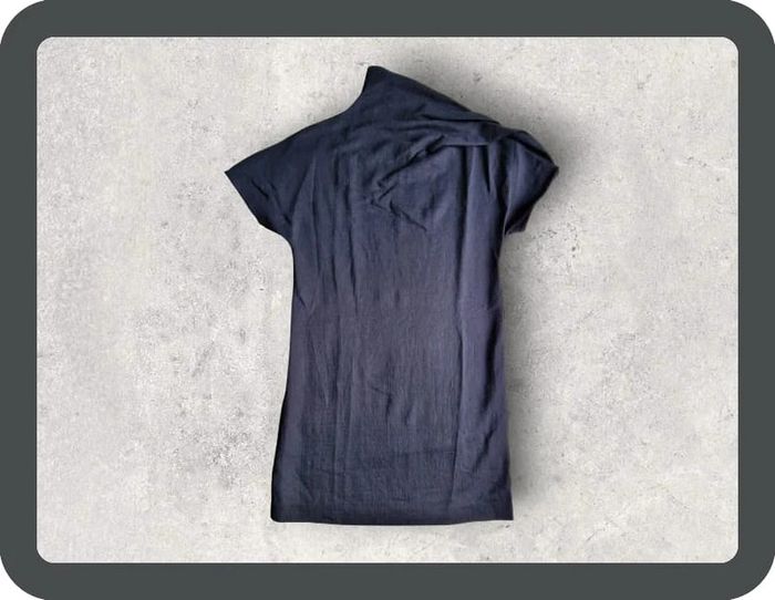 Robe T-shirt COS a col cheminée asymétrique et manches courtes taille S