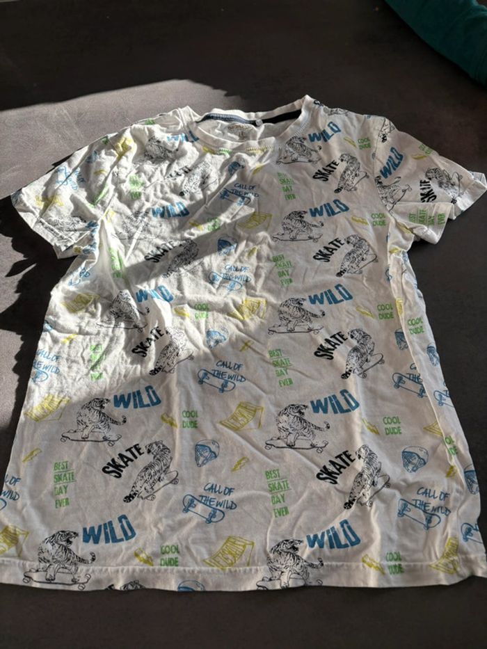 TEE shirt