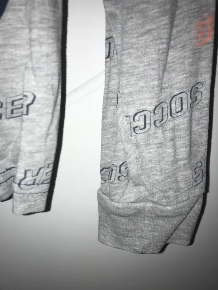 Haut de pyjama zeeman 10ans 134 140cm - photo numéro 2