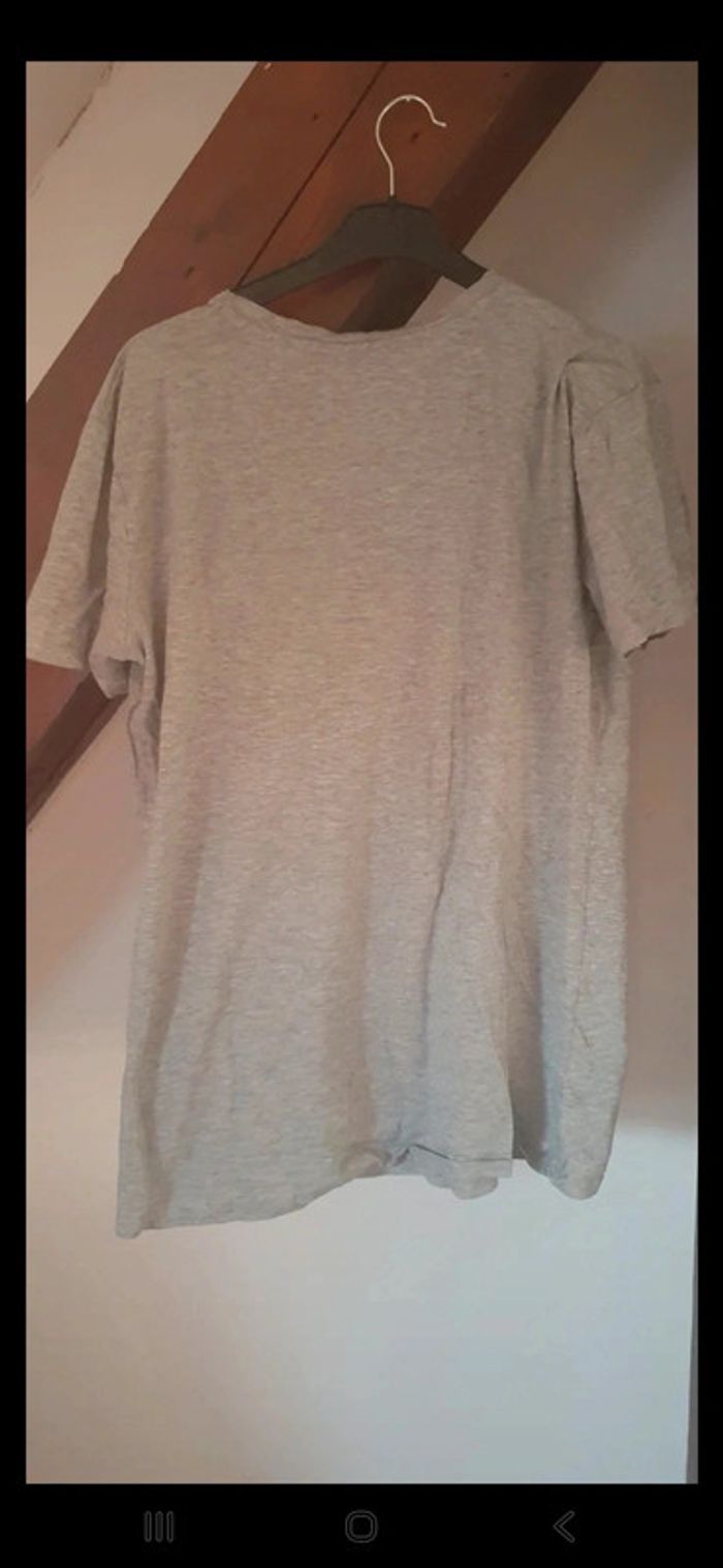 T-shirt gris - photo numéro 2