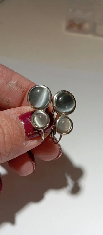 Boucles d'oreilles grises