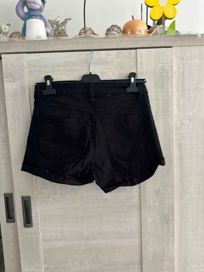 Short noir H&M taille 36 - photo numéro 2