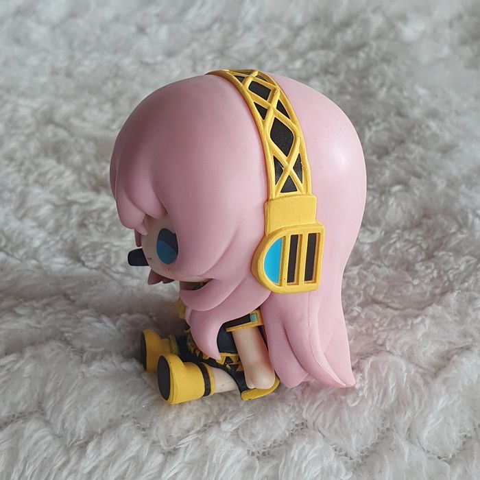 Luka megurine figurine assise japon ichiban kuji officielle - photo numéro 4