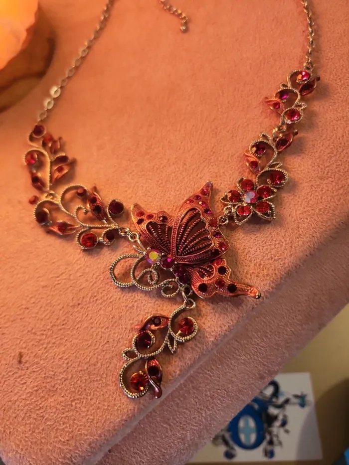 Collier et boucles d'oreilles papillon - photo numéro 2