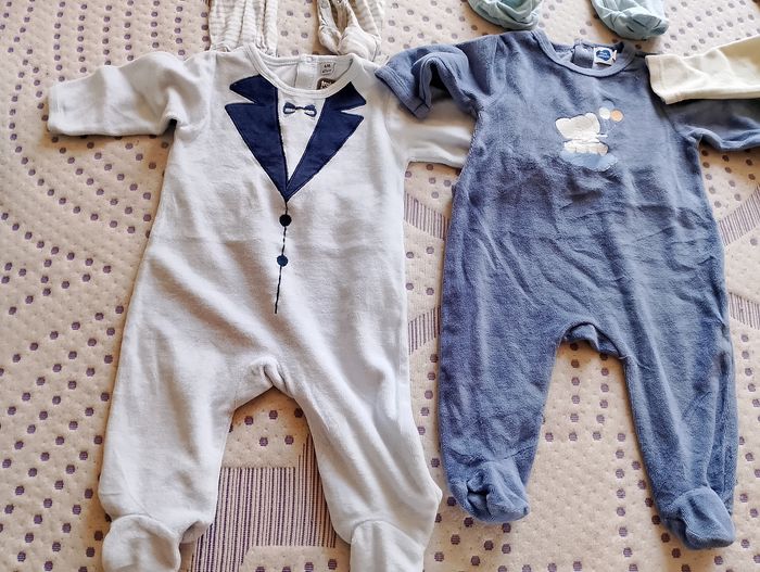 Lot de 10 pyjamas bb 6 mois - photo numéro 3