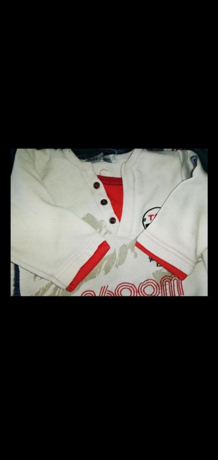 Lot 3 pcs en 12 mois 2 sweats et une veste en jean - photo numéro 3