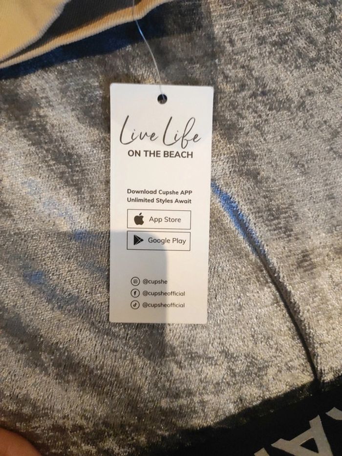 Short beige neuf - photo numéro 4