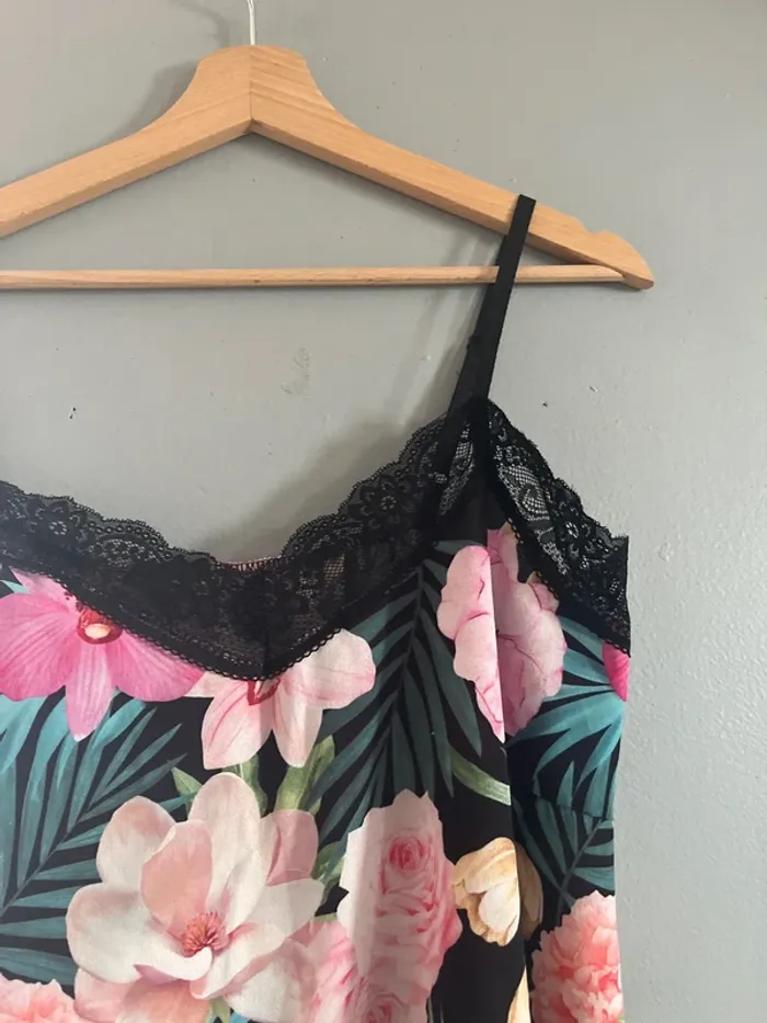 Débardeur fleurs en XL - photo numéro 3