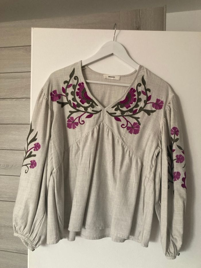 Blouse brodée