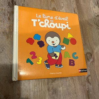 Livre d éveil de  tchoupi