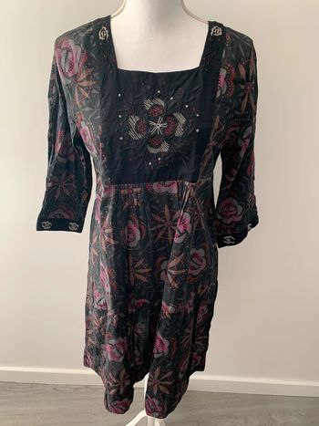 Robe à fleurs noire et rose TS