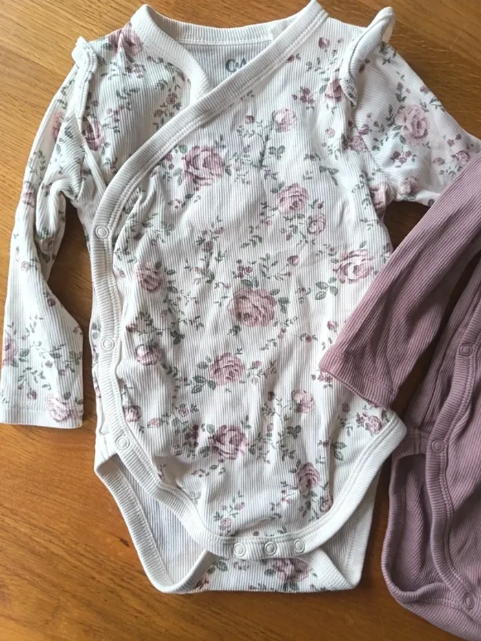 Lot de 2 bodys - photo numéro 3
