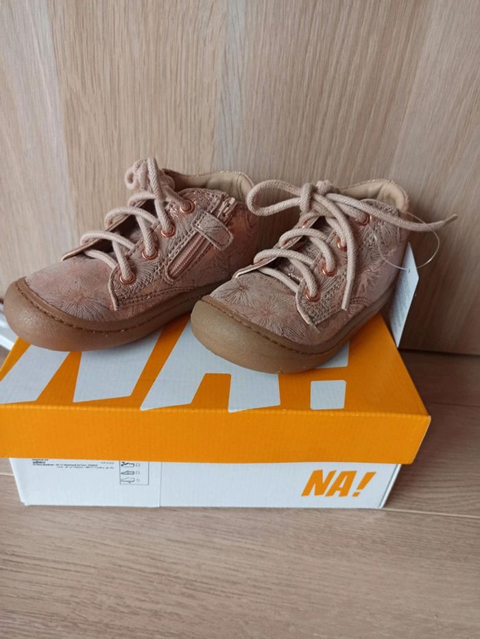 Chaussures fille pointure 22 neuve
