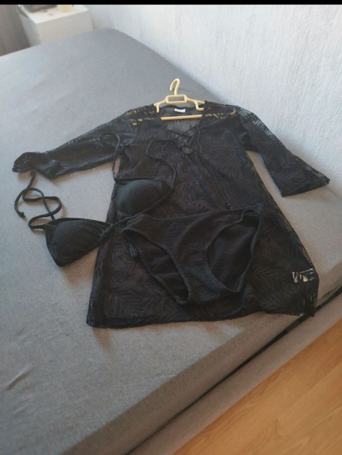 Robe de plage avec maillot de bain taille 44 mais plutôt 42 acheter en Allemagne