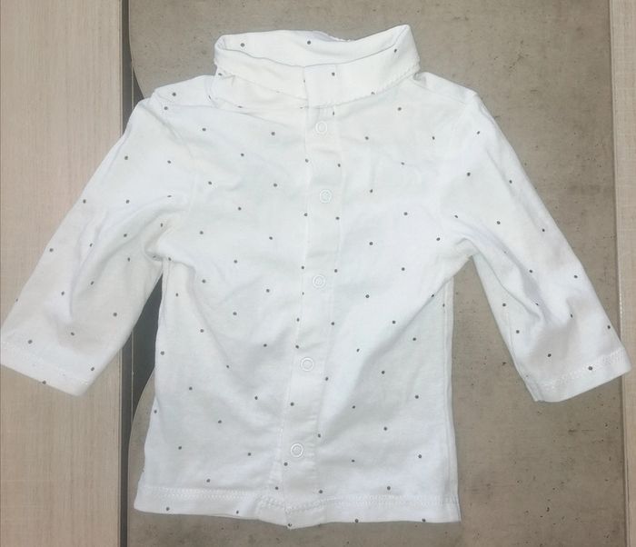 Tee-shirt manches longues avec col roulé / Kiabi / 1 mois - photo numéro 2