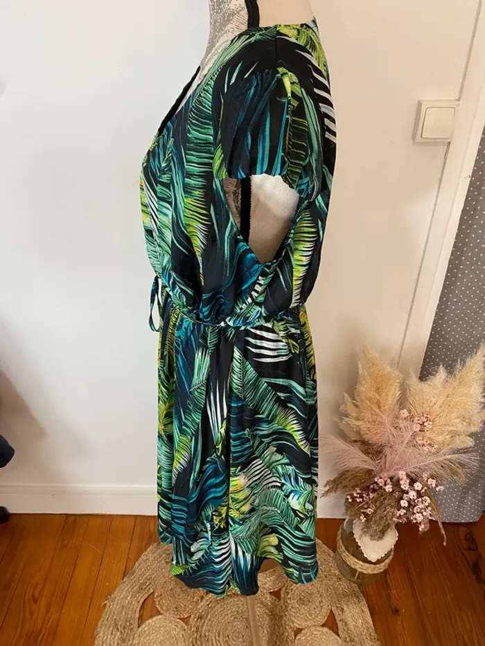 Robe longueur genou - photo numéro 2