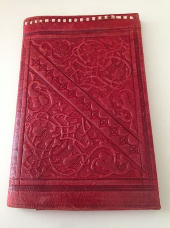 Portefeuille rouge en cuir vintage