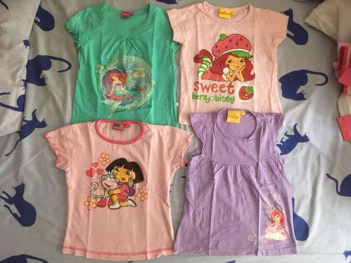 Lot de 4 T-shirts 4/5 ans (6€)