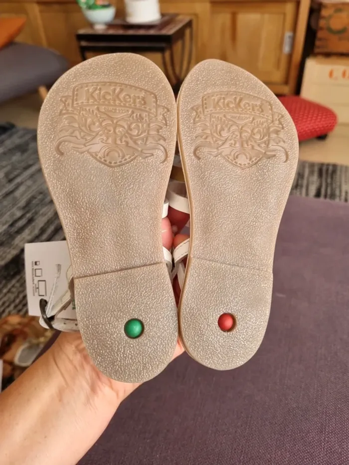 Sandales Kickérs neuves taille 26 - photo numéro 8