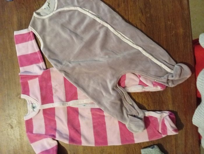 Lot de 2 pyjamas taille 6 mois