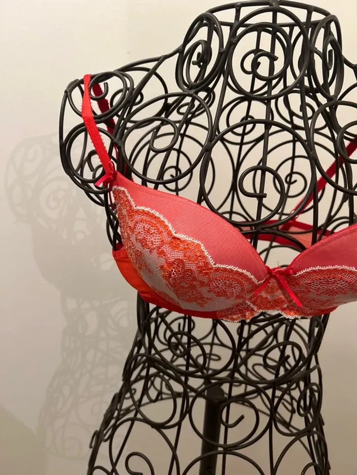 Soutien-gorge - photo numéro 2