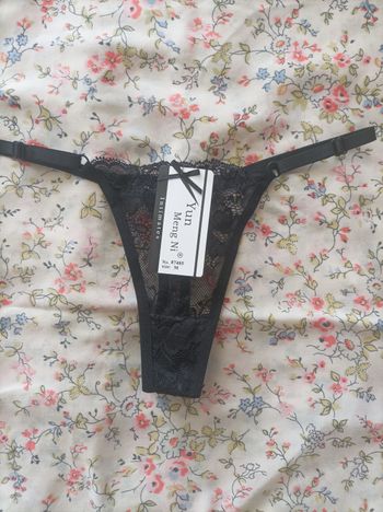 String neuf taille S M L noir
