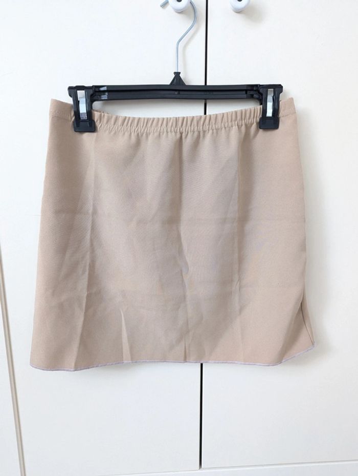 Minijupe beige taille M 38 neuve shein - photo numéro 2